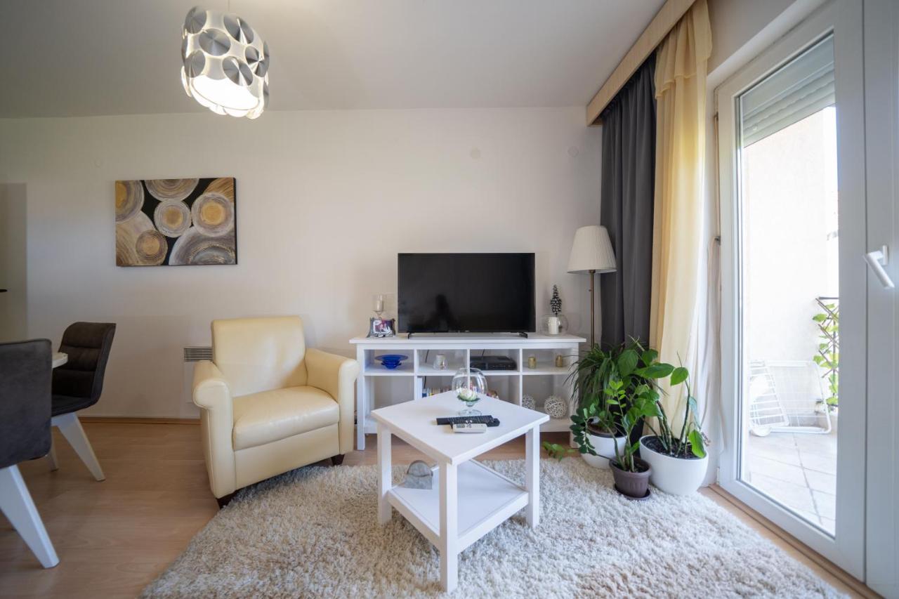 Sunshine Apartment Kotor Exterior photo